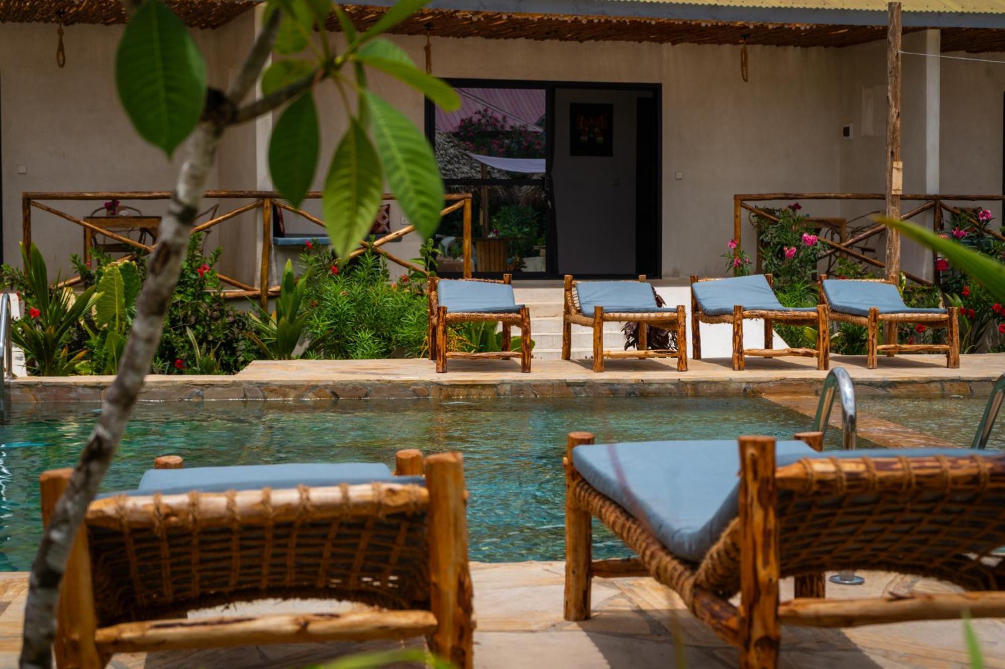 Blooming Zanzibar Hotel Джамбиани Екстериор снимка